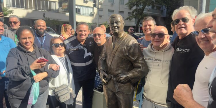 estatua-carlson-bjj-noticias